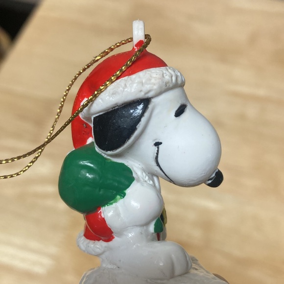Vintage Snoopy Christmas Ornament by United Feature Syndicates Santa on Chimney - Picture 6 of 7